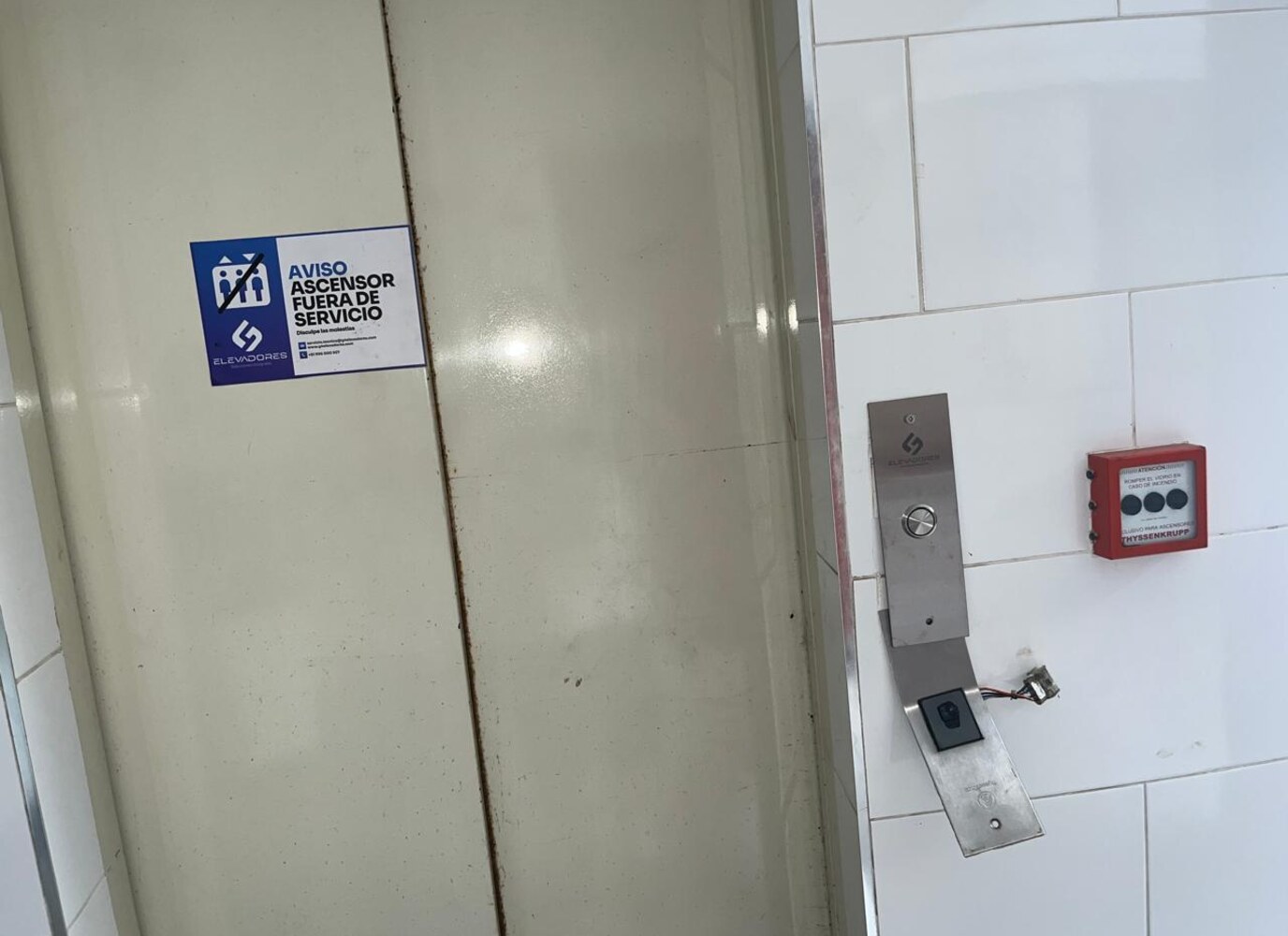 Modernización de ascensor - foto real de obra