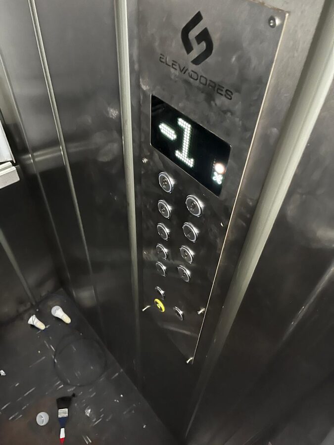 Cabina de ascensor - indicador de piso